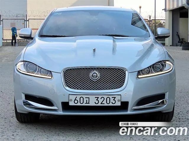 Jaguar XF 2013