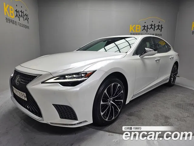 Lexus LS 2022