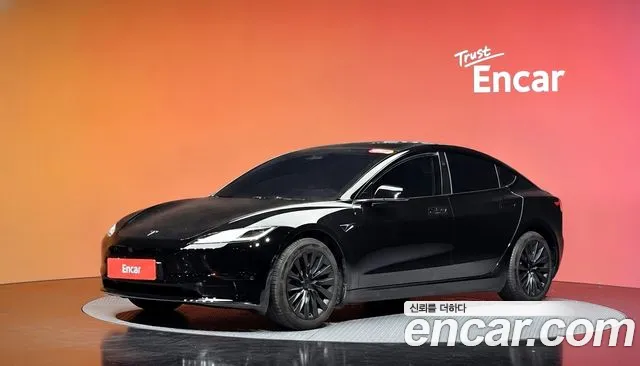 Tesla Model 3 2025