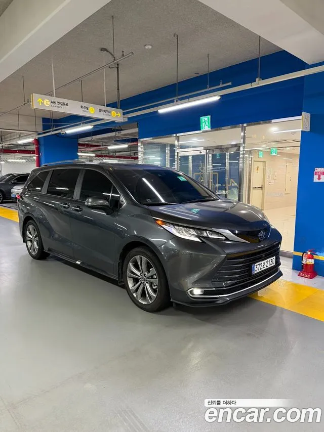 Toyota Sienna 2025