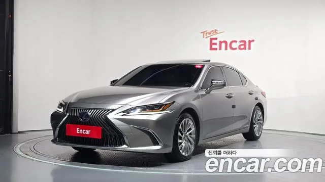 Lexus ES 2019