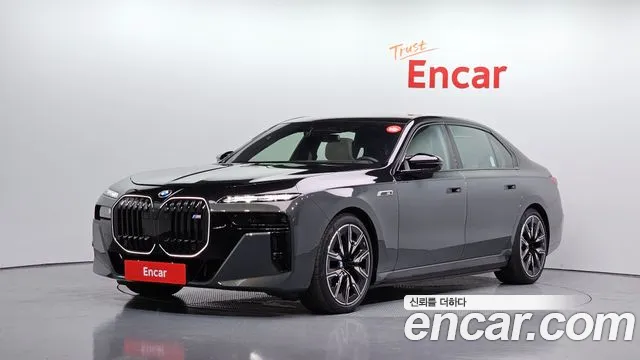 BMW i7 2025