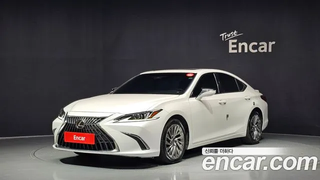 Lexus ES 2023
