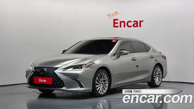 Lexus ES 2022