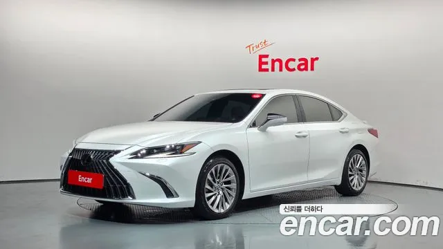 Lexus ES 2024