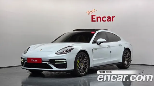 Porsche Panamera 2023