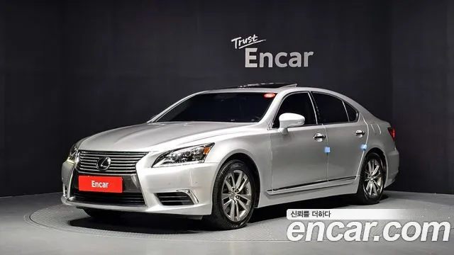 Lexus LS 2016