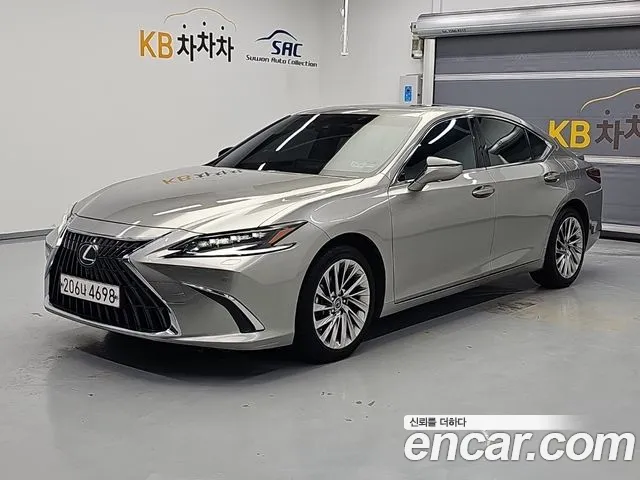 Lexus ES 2024