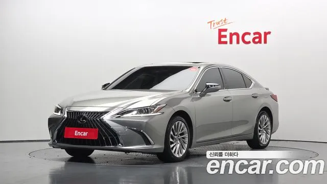 Lexus ES 2023