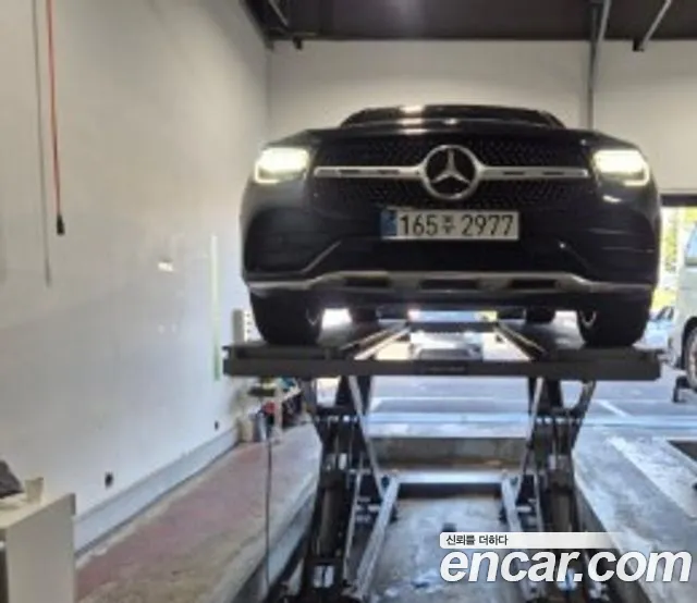 Mercedes-Benz GLC-Class 2021