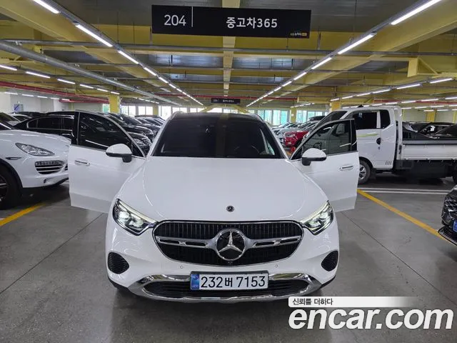 Mercedes-Benz GLC-Class 2025