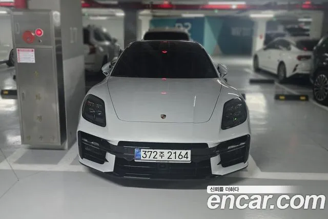 Porsche Panamera 2025