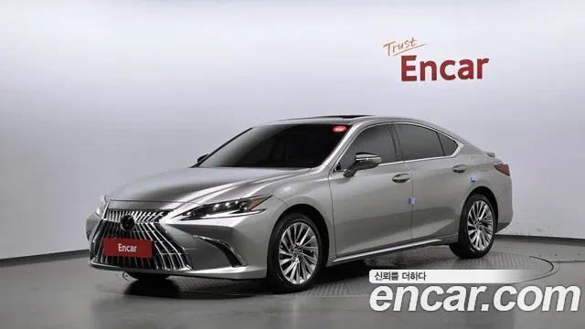 Lexus ES 2025