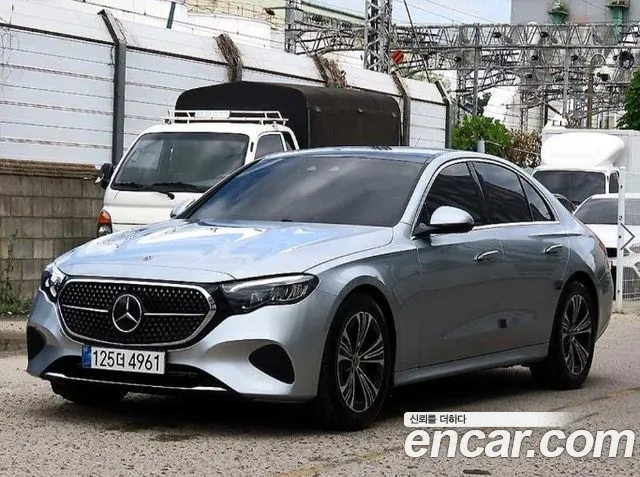 Mercedes-Benz E-Class 2024
