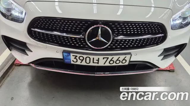 Mercedes-Benz E-Class 2022