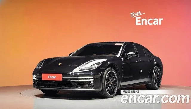 Porsche Panamera 2023