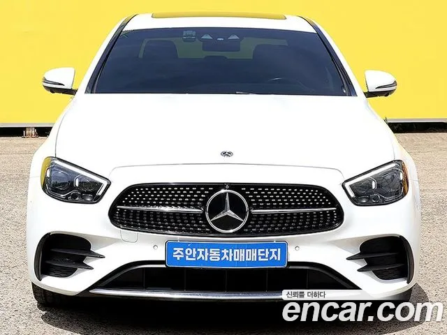 Mercedes-Benz E-Class 2022