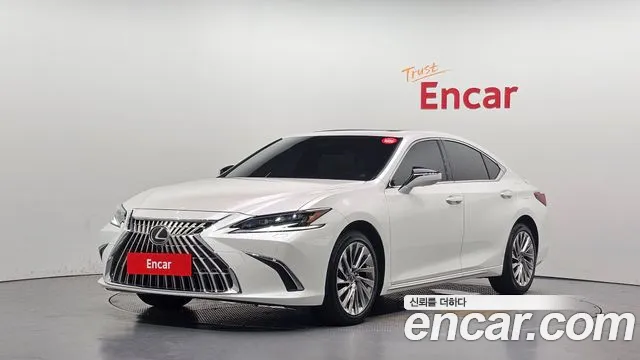 Lexus ES 2025