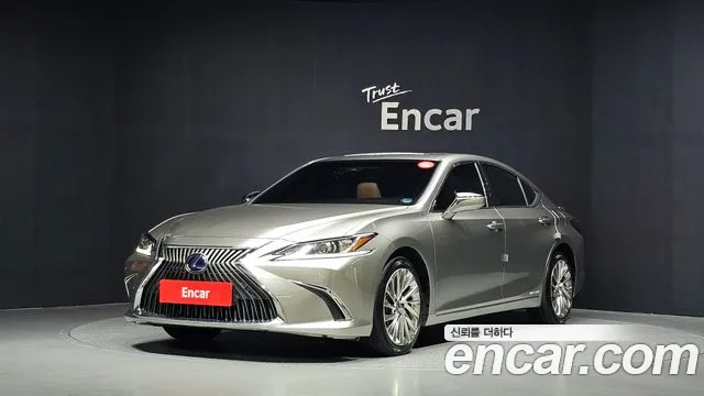 Lexus ES 2021