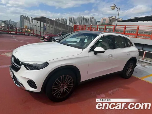 Mercedes-Benz GLC-Class 2025
