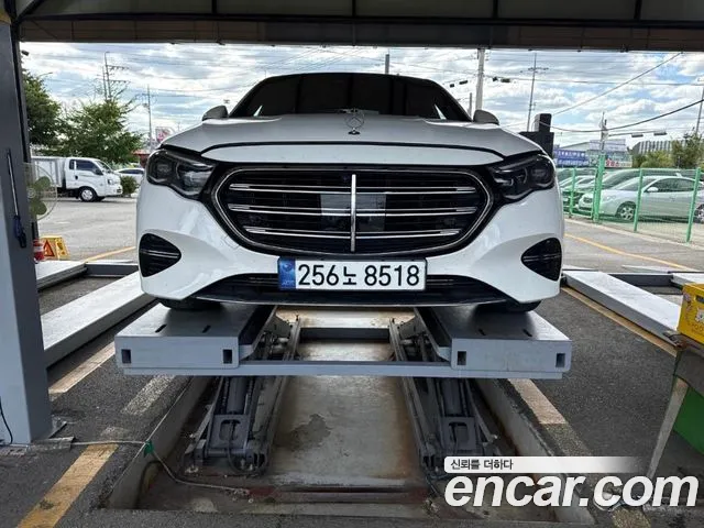 Mercedes-Benz E-Class 2024