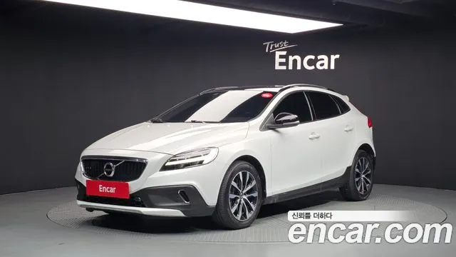 Volvo V40 2018