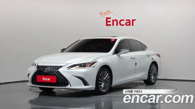 Lexus ES 2023