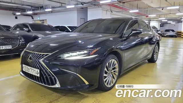 Lexus ES 2024
