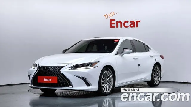 Lexus ES 2023
