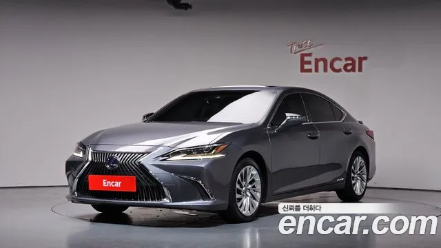 Lexus ES 2020