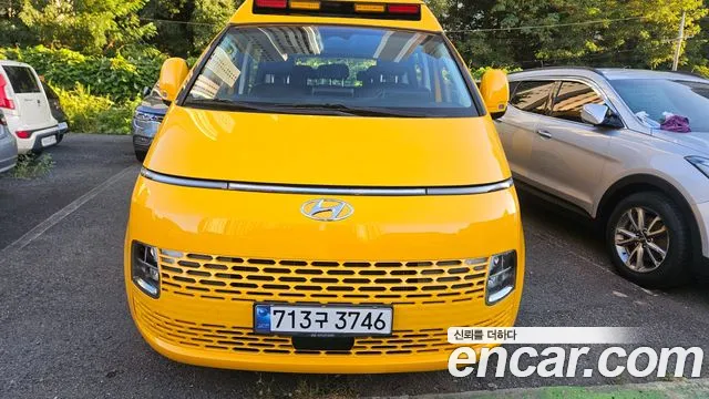 Hyundai Staria 2021