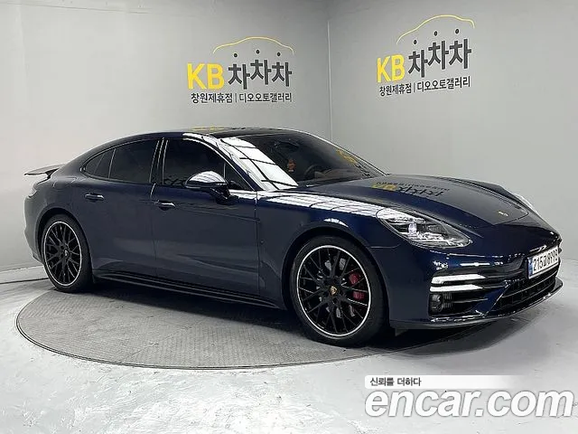 Porsche Panamera 2021
