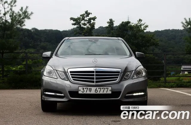 Mercedes-Benz E-Class 2012