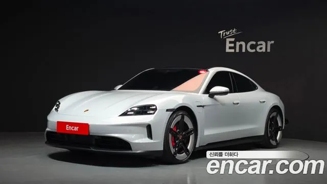 Porsche Taycan 2025