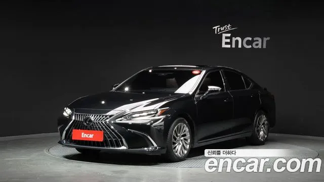 Lexus ES 2023