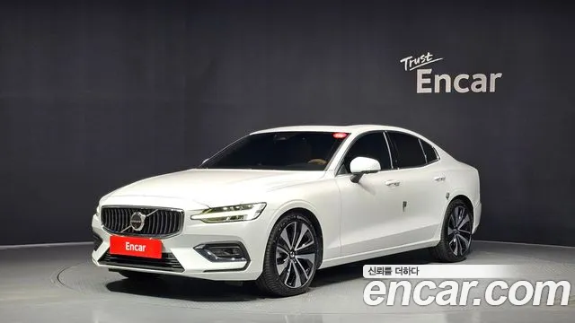 Volvo S60 2025