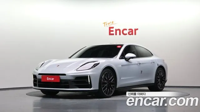 Porsche Panamera 2025