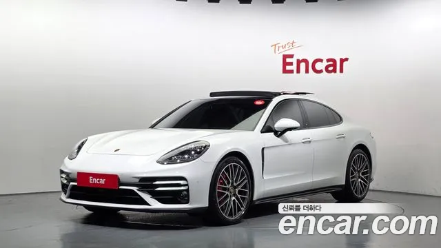 Porsche Panamera 2021