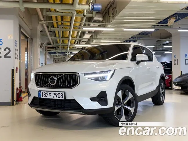 Volvo XC40 2024