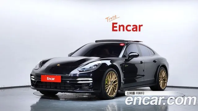 Porsche Panamera 2023