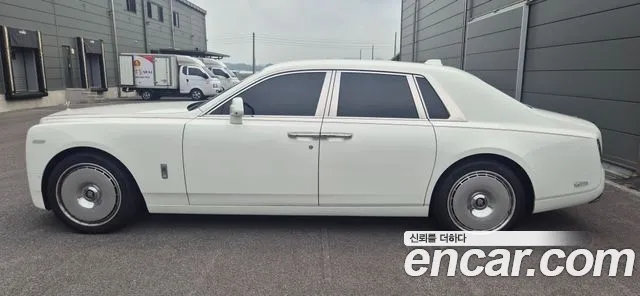 Rolls-Royce Phantom 2025