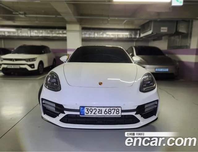 Porsche Panamera 2021