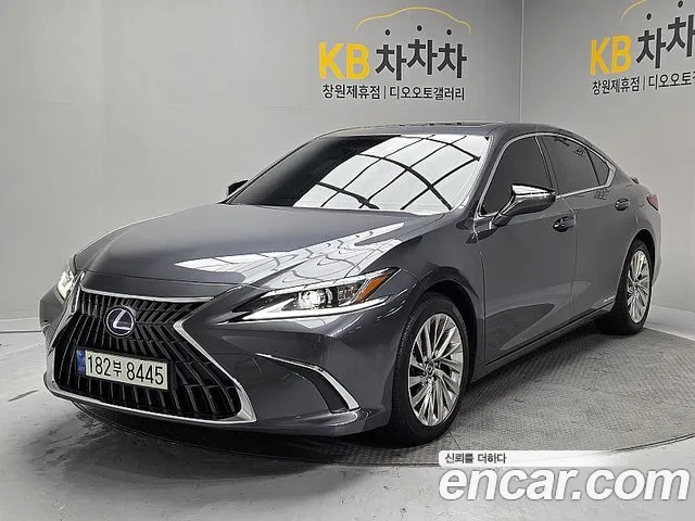 Lexus ES 2022