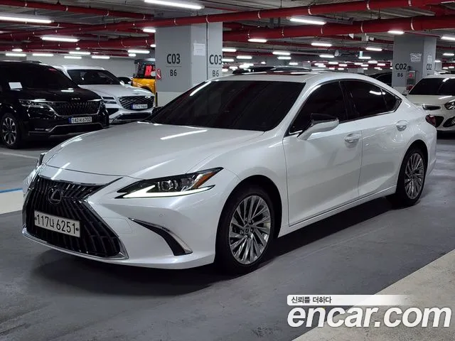 Lexus ES 2024