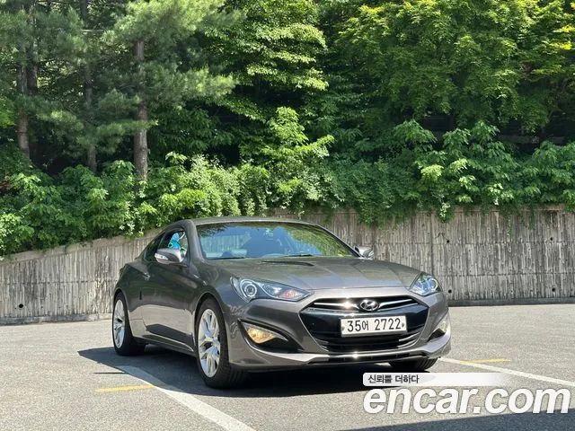 Hyundai Genesis 2012