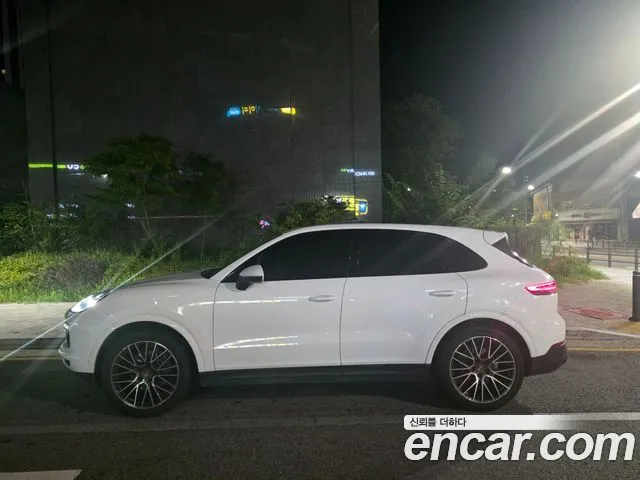 Porsche Cayenne 2021