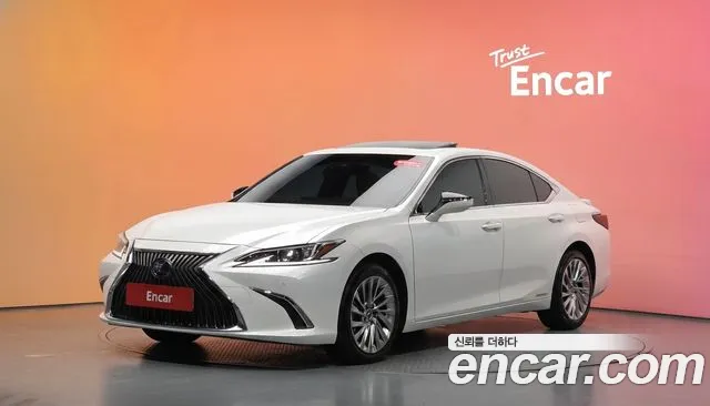 Lexus ES 2020