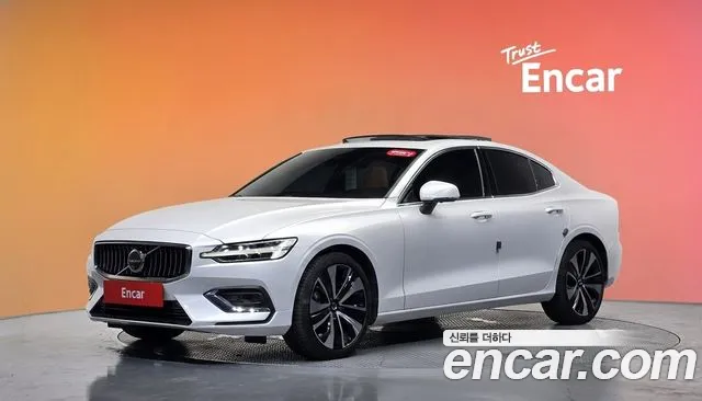 Volvo S60 2024
