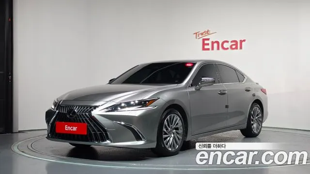 Lexus ES 2023