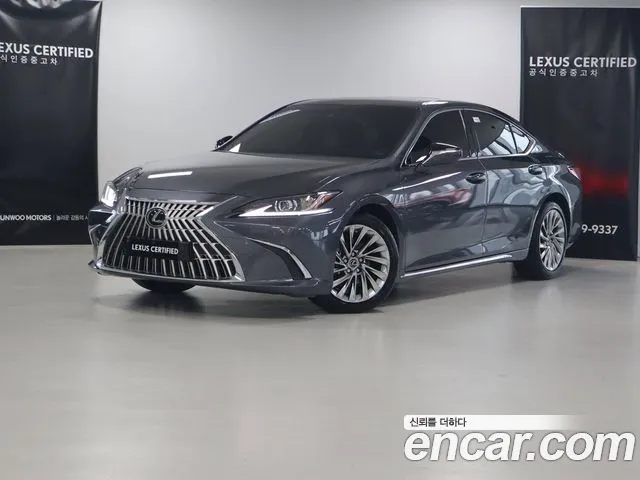 Lexus ES 2025